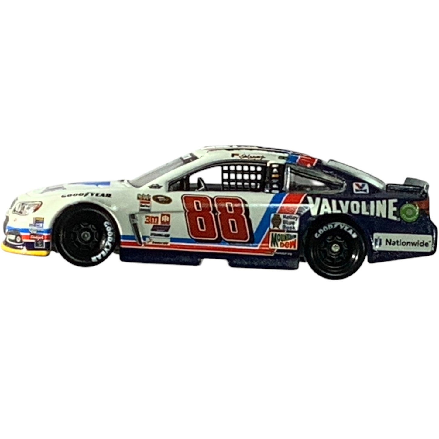 Dale Earnhardt Jr. #88 Valvoline Chevy SS, NASCAR 1:64 Die Cast Car, 2015 Lionel