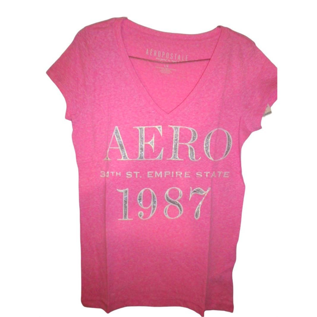 Large Aeropostale Ladies V-Neck Shirt, with Embossed Graphics, Pink, NWT
