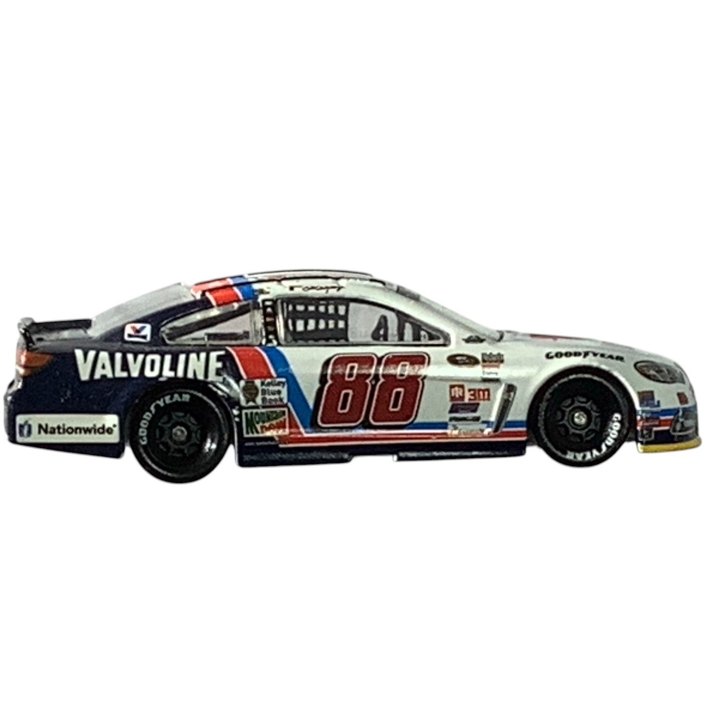 Dale Earnhardt Jr. #88 Valvoline Chevy SS, NASCAR 1:64 Die Cast Car, 2015 Lionel