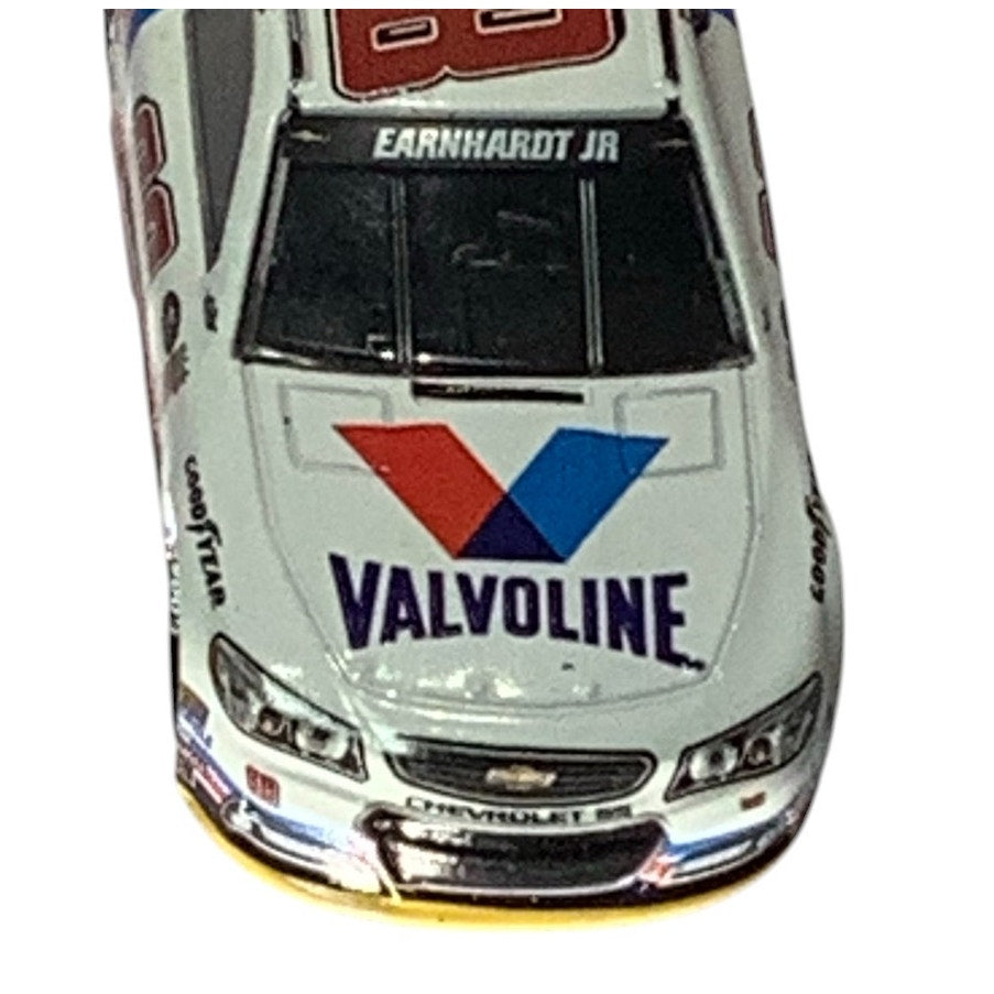 Dale Earnhardt Jr. #88 Valvoline Chevy SS, NASCAR 1:64 Die Cast Car, 2015 Lionel