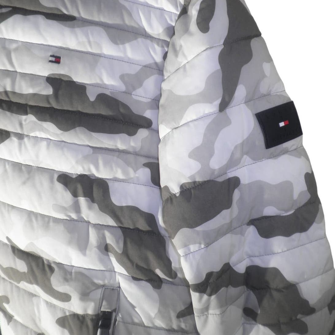 Tommy Hilfiger Men's Stretch Poly Hooded Packable Puffer Jacket, SM, White Camo