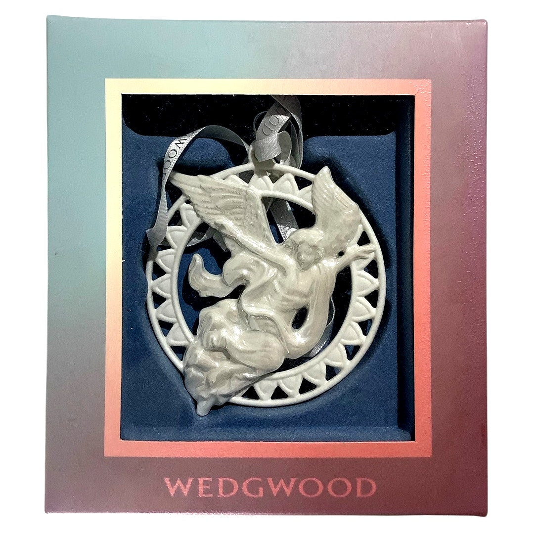 2007 Wedgwood Angel In Flight Luster Ornament, Angel Collection, 3.25"W x 3.75"H