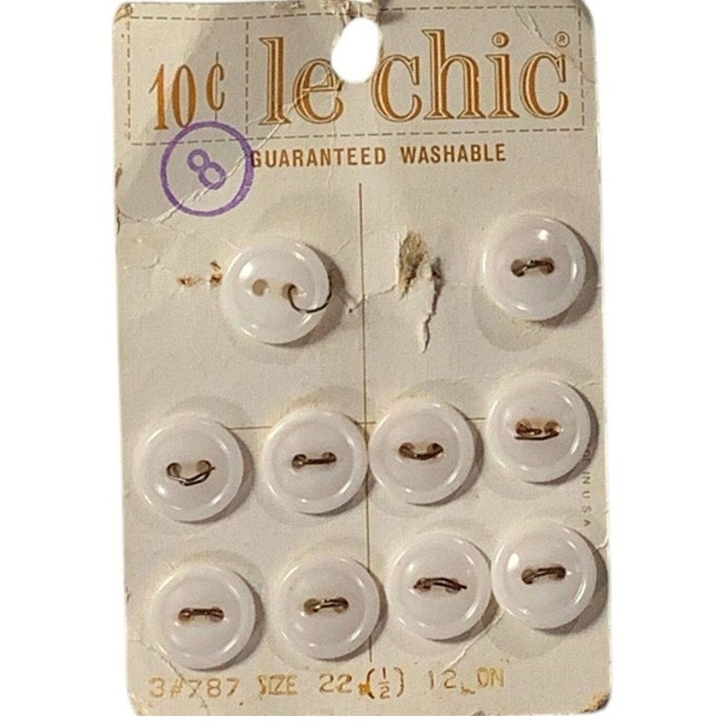 20 Le Chic Vintage Buttons 10@ #787 Size 22 (1/2"), #1701 Size 24 (5/8"):