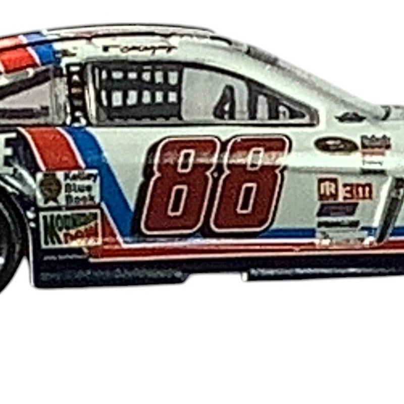 Dale Earnhardt Jr. #88 Valvoline Chevy SS, NASCAR 1:64 Die Cast Car, 2015 Lionel