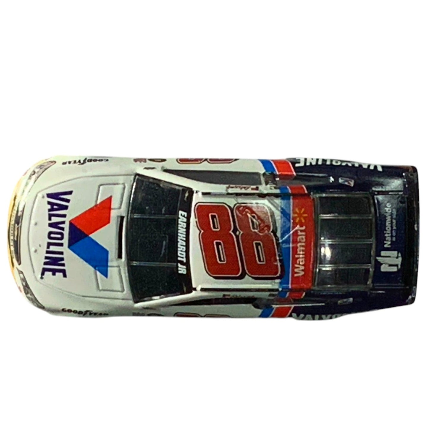 Dale Earnhardt Jr. #88 Valvoline Chevy SS, NASCAR 1:64 Die Cast Car, 2015 Lionel