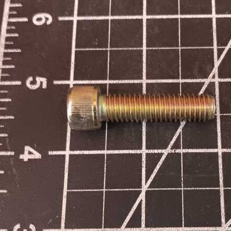 30-Pk: 3/8-16 x 1-1/2" Socket Full Thread Cap Yellow Zinc Socket Cap Screws